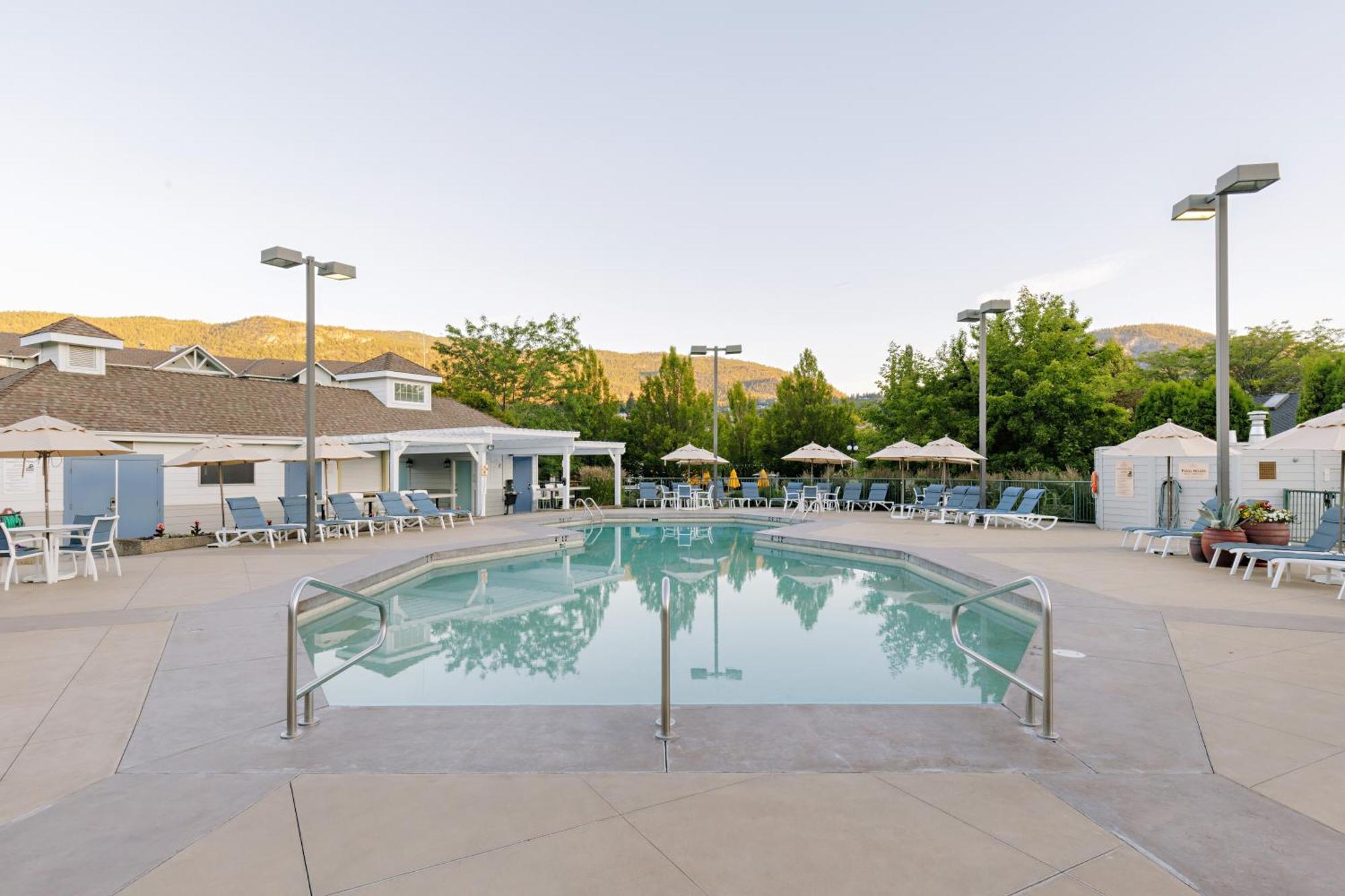 Balcomo, A Ramada By Wyndham Penticton Dış mekan fotoğraf