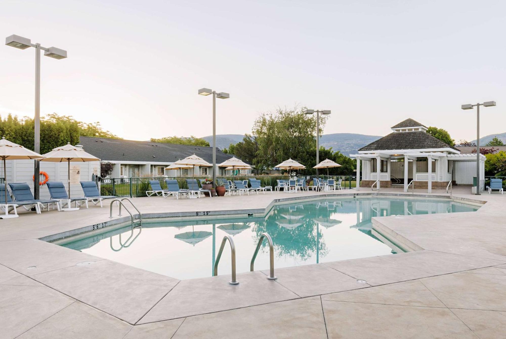 Balcomo, A Ramada By Wyndham Penticton Dış mekan fotoğraf